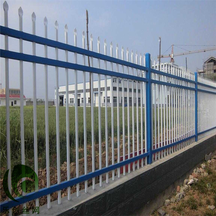小区锌钢围墙护栏 工厂围墙防护栏杆 学校施工安全热镀锌铁艺围栏