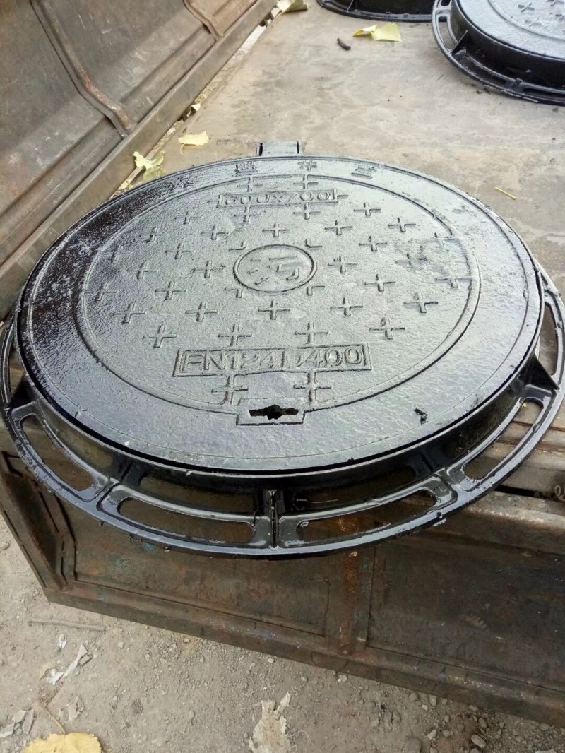 专业生产井盖 可做圆形方形 材质可选铸铁及球墨铸铁 河北