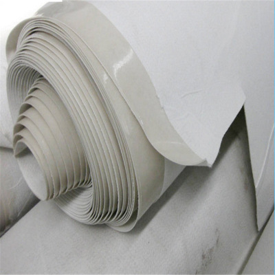 厂家直销公路绿化养护土工复合膜 人工湖防渗复合土工膜两布一膜