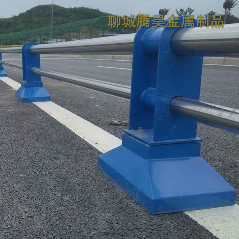 来图定做不锈钢桥梁防撞立柱隔离立柱河道立柱质量保证