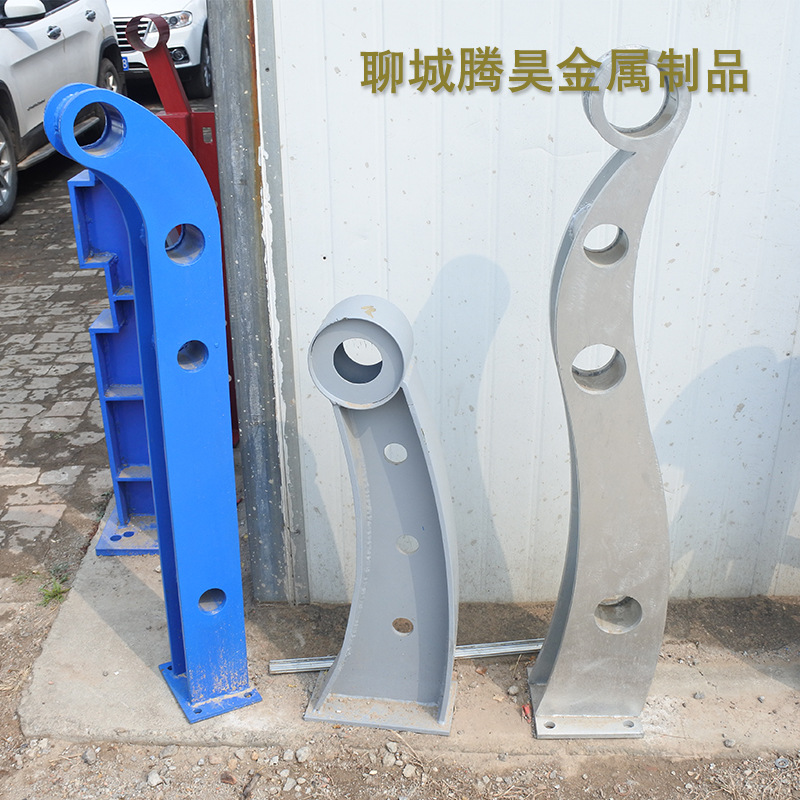 不锈钢防撞隔离立柱桥梁河道防撞护栏立柱市政道路隔离立柱可定制