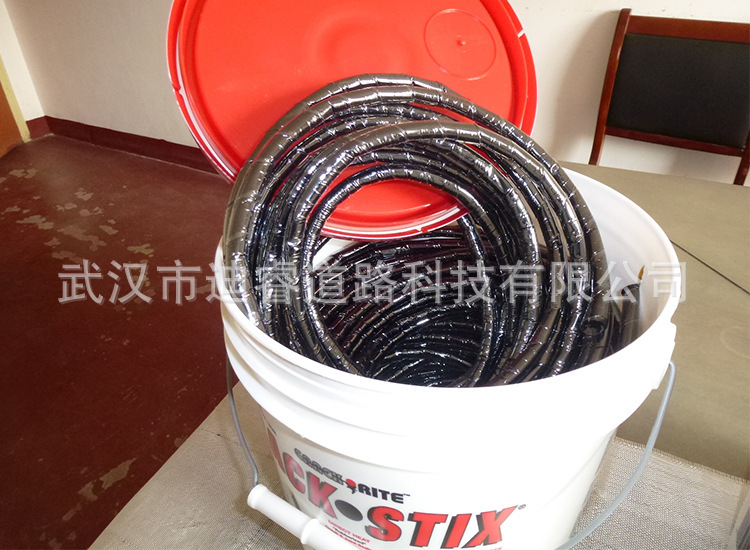 1892853353_1074776829