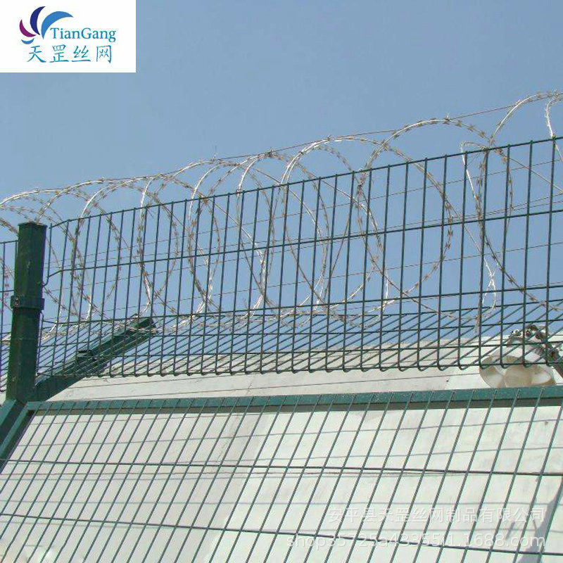 监狱刀片刺绳围墙护栏网 Y型柱防攀爬围墙网看守所警戒边框护栏网