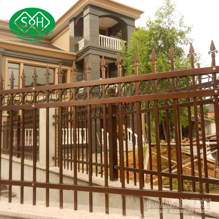 别墅围墙栅栏定做 锌钢护栏厂家 深圳学校铁艺栏杆供应