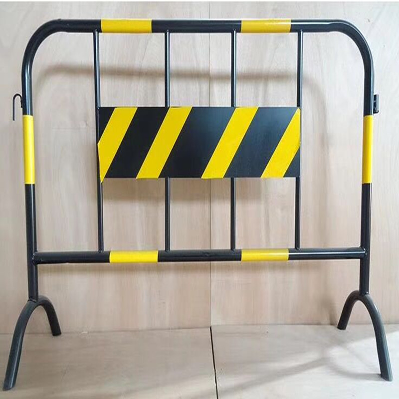 市政铁马护栏公路隔离栏基坑围栏可移动塑料护栏镀锌钢不锈钢围栏