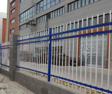 河南外墙栅栏 小区厂区围墙防护栏 仁久工地庭院铁艺烤漆栏杆