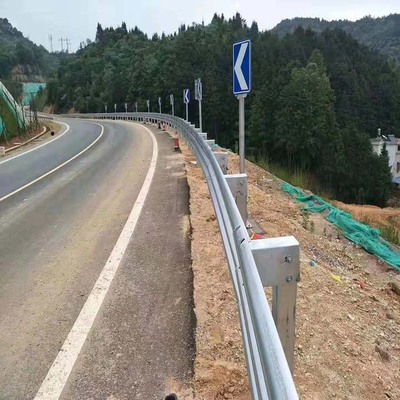 上海厂家可定制高速公路波形防撞护栏板 乡村道路公路防撞护栏板