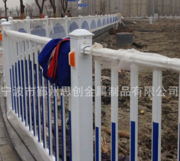 厂家供应结构组合式栏杆 道路交通护栏 定制批发隔离护栏