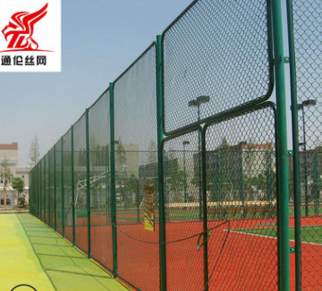 厂家供应笼式足球场围栏网 小学校体育场护栏网口字型喷塑 现货