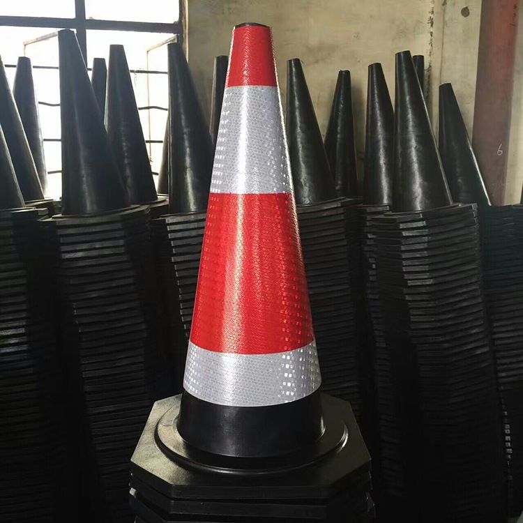 停车桩警示牌反光雪糕筒禁止停车柱路障锥交通隔离墩橡胶路锥可定