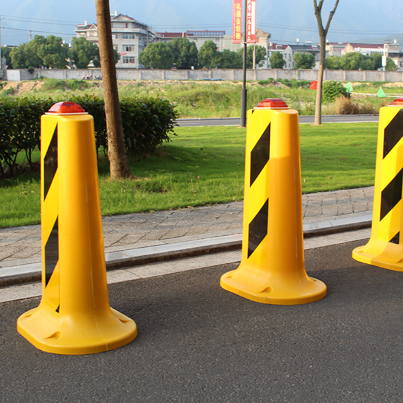 塑料隔离墩蓝白红白栏警示柱小水马防撞桶公路护栏围栏反光分流桩