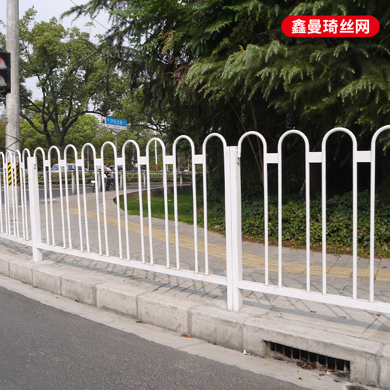 市政护栏人行道隔离栏锌钢撞马路围栏公路护栏城市道路护栏