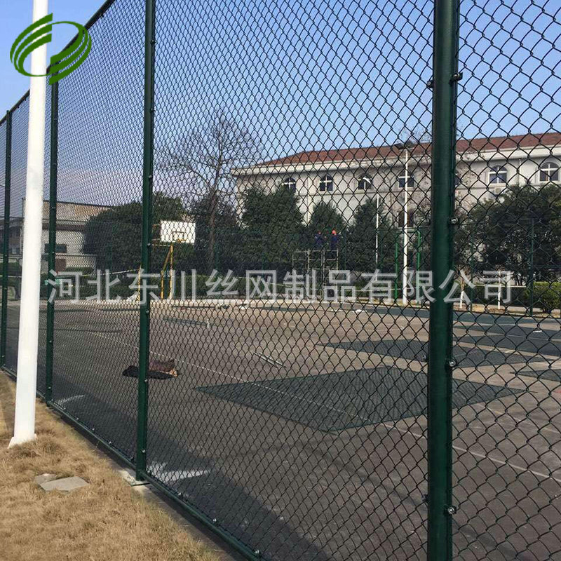 体育场围网球场围网 篮球场防撞体育场护栏网 球场围网