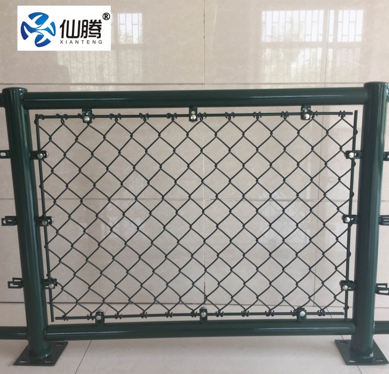 |PVC绿色勾花护栏网|操场安全隔离围栏网安全防护篮球场围栏网