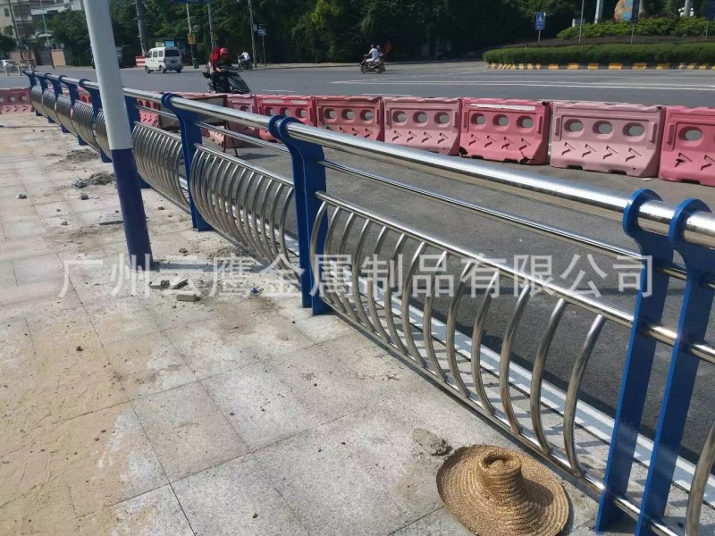 不锈钢复合管护栏 道路护栏 河道防撞护栏 桥梁护栏 市政护栏