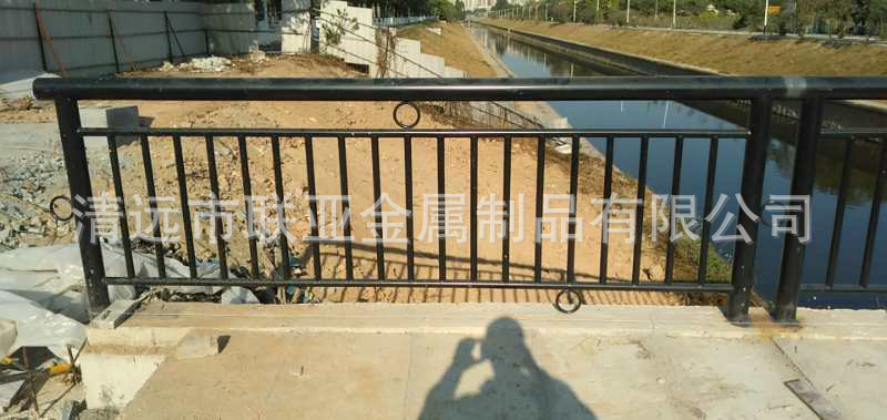 道路铁艺栏杆