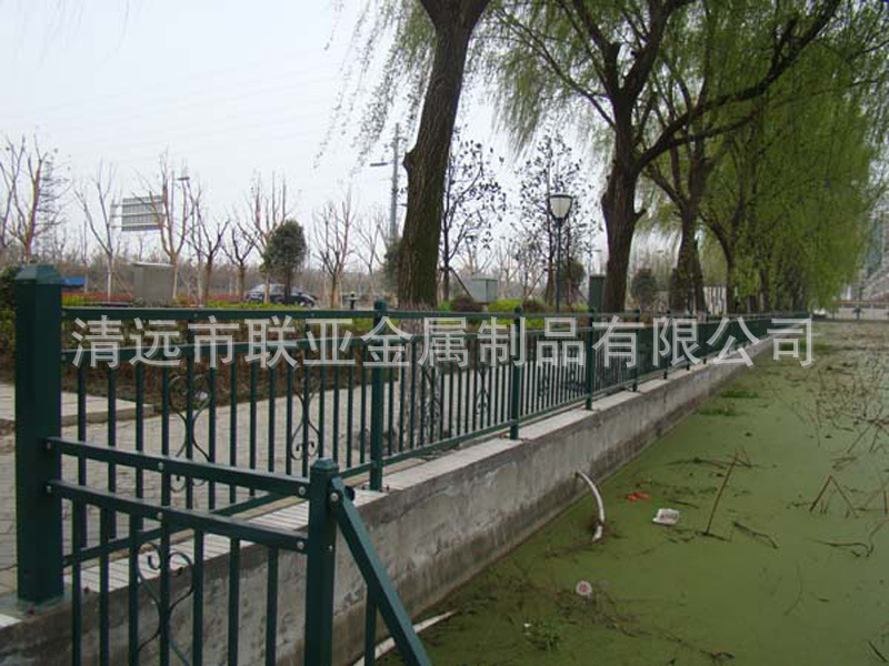道路铁艺栏杆