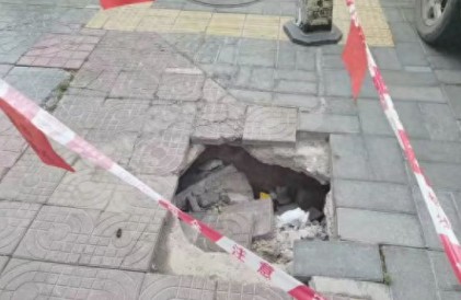 莲湖区益民坊社区：高效处置路面塌陷隐患