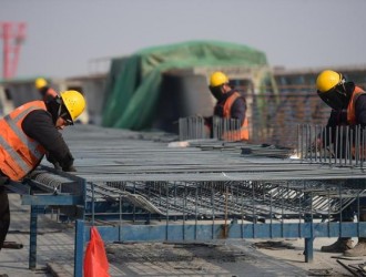 邯港高速寒冬施工不松劲